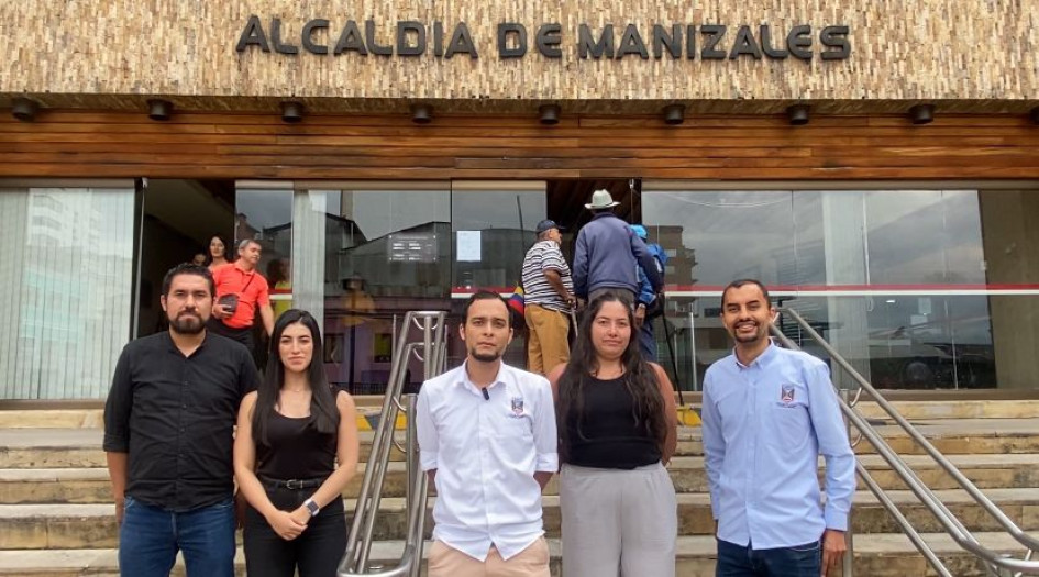 Solo estos funcionarios están autorizados para entregar los permisos. Evite a falsos tramitadores y no caiga en engaños.