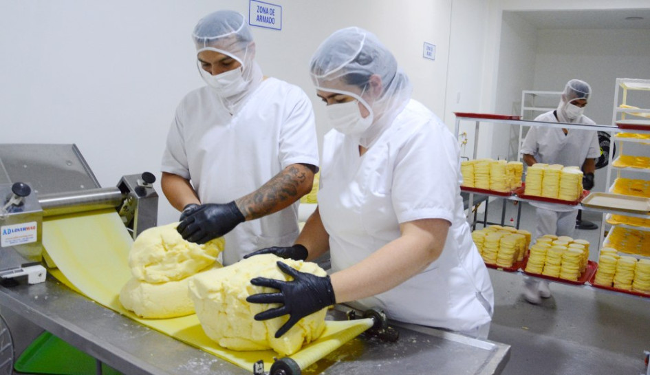 La planta de Jenny y Alejandra está ubicada en la carrera 23 con 16, frente al jardín infantil y CDI Pulgarcito del barrio El Bosque, de Manizales.