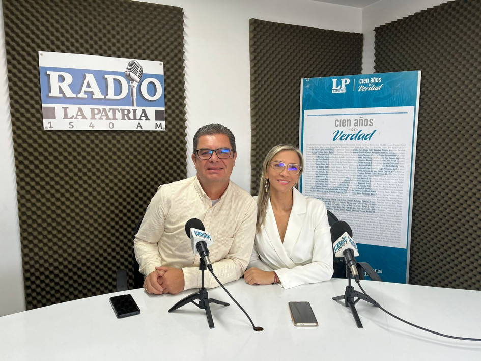 Juan Pablo Jaramillo, director de Loopa, y Yolima Sánchez, coordinadora académica y de comunicaciones de Loopa. 