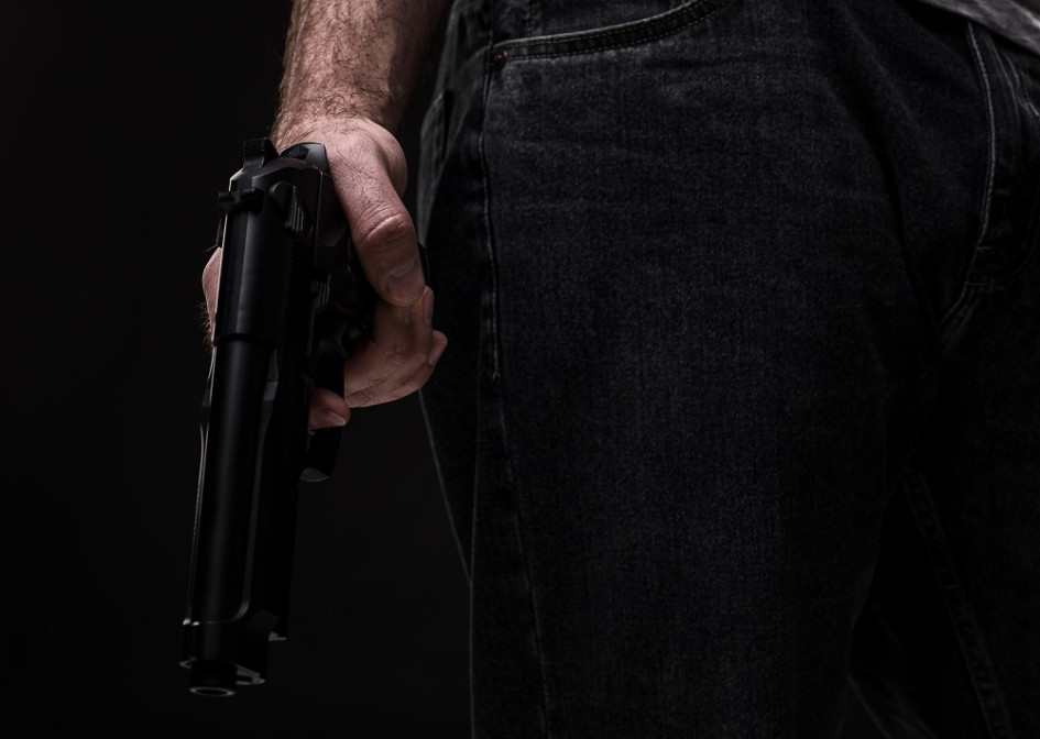 Al intendente de la Policía le propinaron cinco disparos dentro de un negocio en Cali.