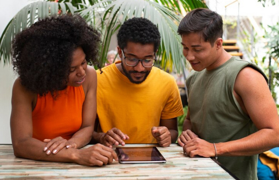 La beca está dirigida a afrocolombianos, indígenas y campesinos.
