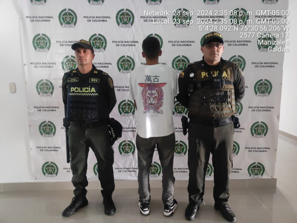 El sujeto efectuaba disparos al aire cuando lo sorprendió la Policía.