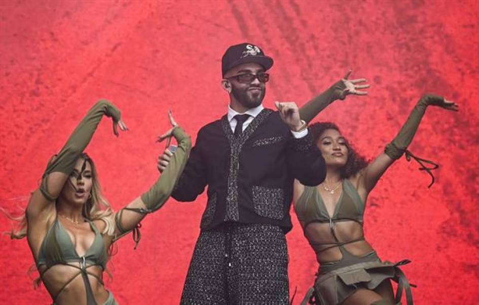 Foto | Efe Víctor Lerena | LA PATRIA Actuación del artista Manuel Turizo con motivo del Día de la Hispanidadad, ayer en Madrid, además se presentaron los artistas Soley, Kapo y Luis Alfonso, frente a una nutrida asistencia de colombianos.