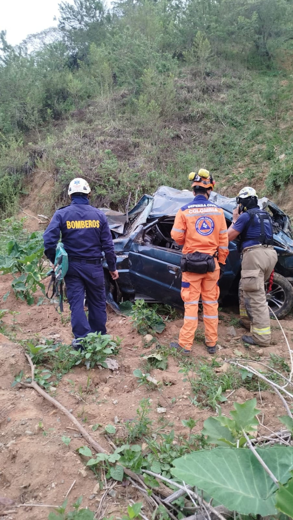 Foto cortesía Informador de Occidente. Así quedó el carro.