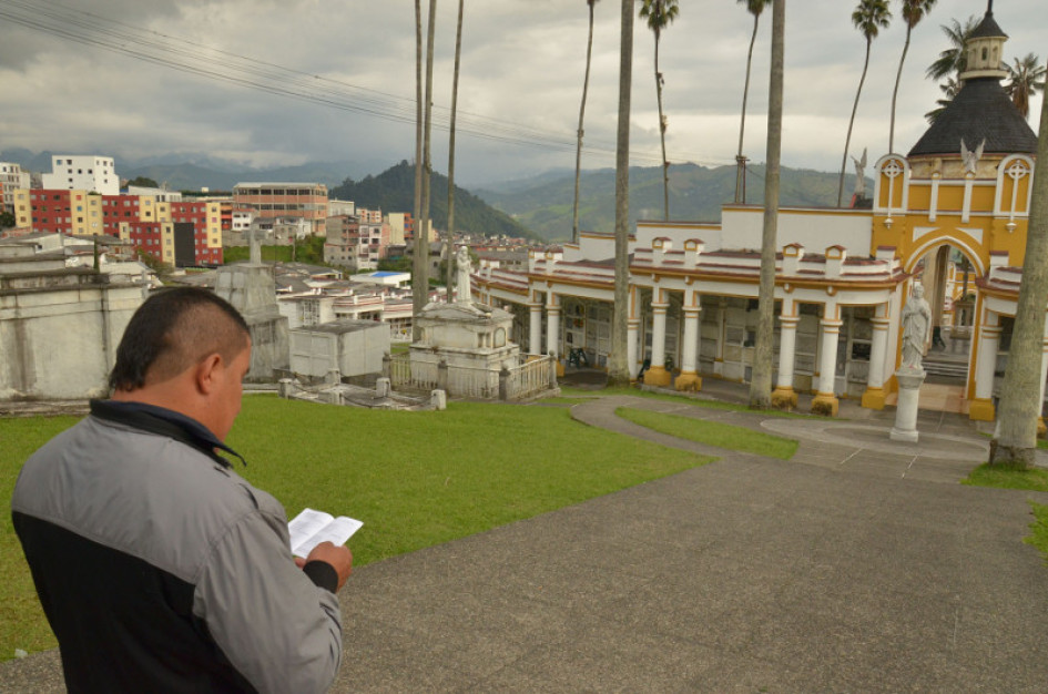 Las novenas y el tiempo dedicado a ellas resultan lapsos de reflexión tras la partida del ser que ya no está.