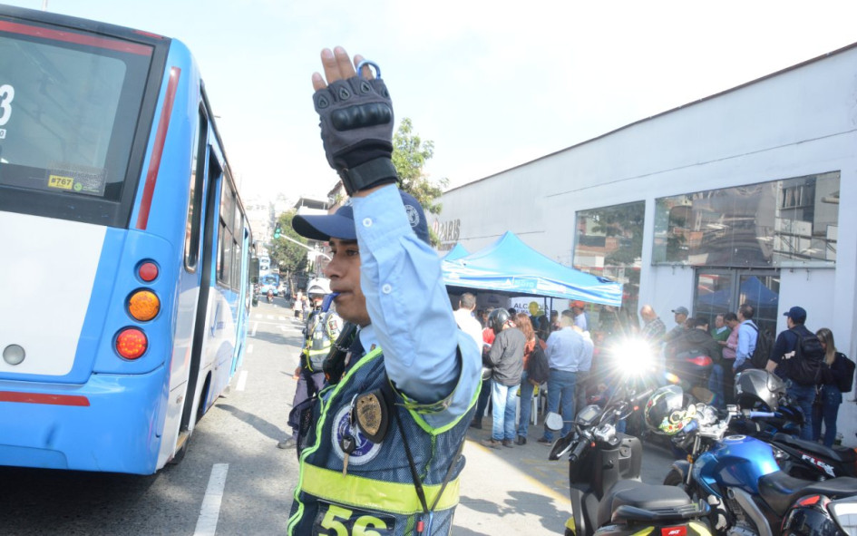 Agente de tránsito en Manizales