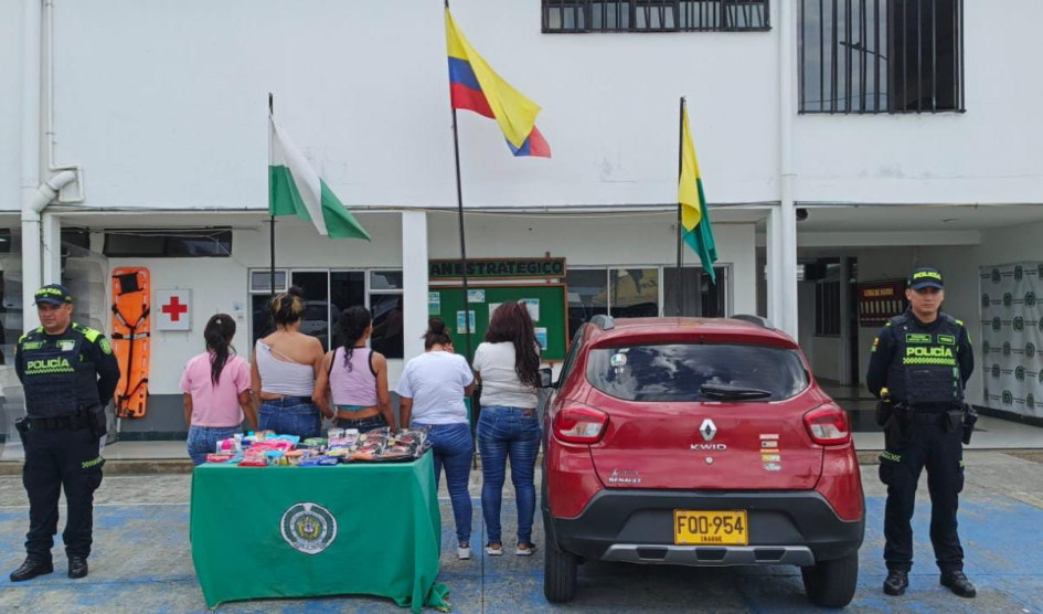 Las capturadas llegaron desde Pereira a hurtar los productos.