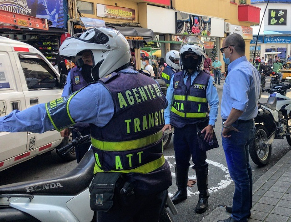 Entérese de los números de las placas que tienen restricción este viernes en las capitales del Eje Cafetero. 