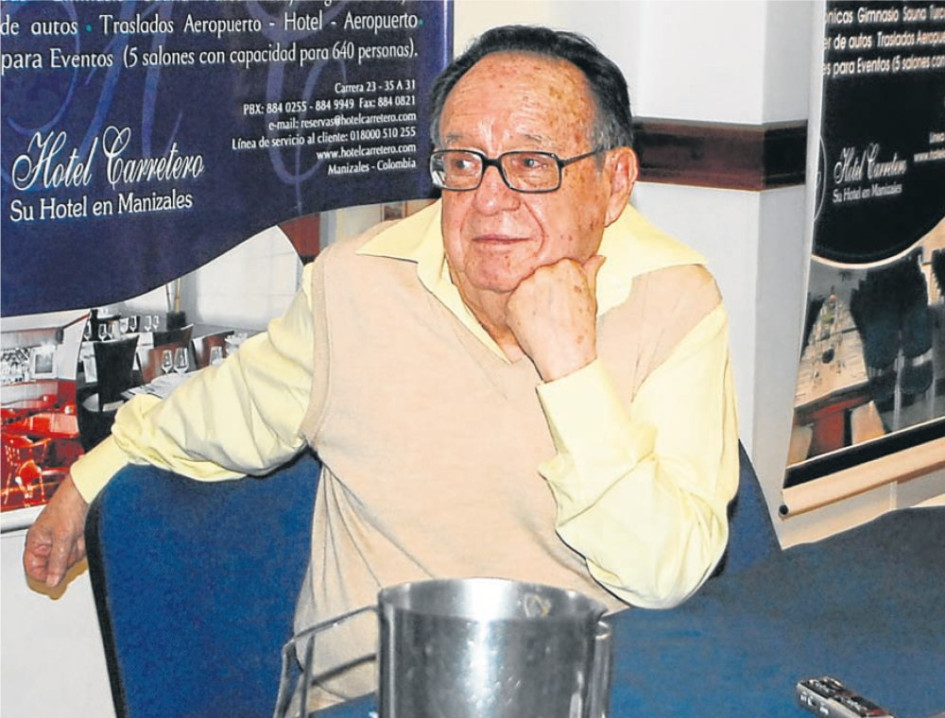 Roberto Gómez Bolaños en su visita a Manizales en 2009.
