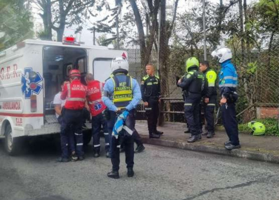 El conductor del vehículo involucrado en el incidente con los agentes de tránsito en Manizales también resultó lesionado.