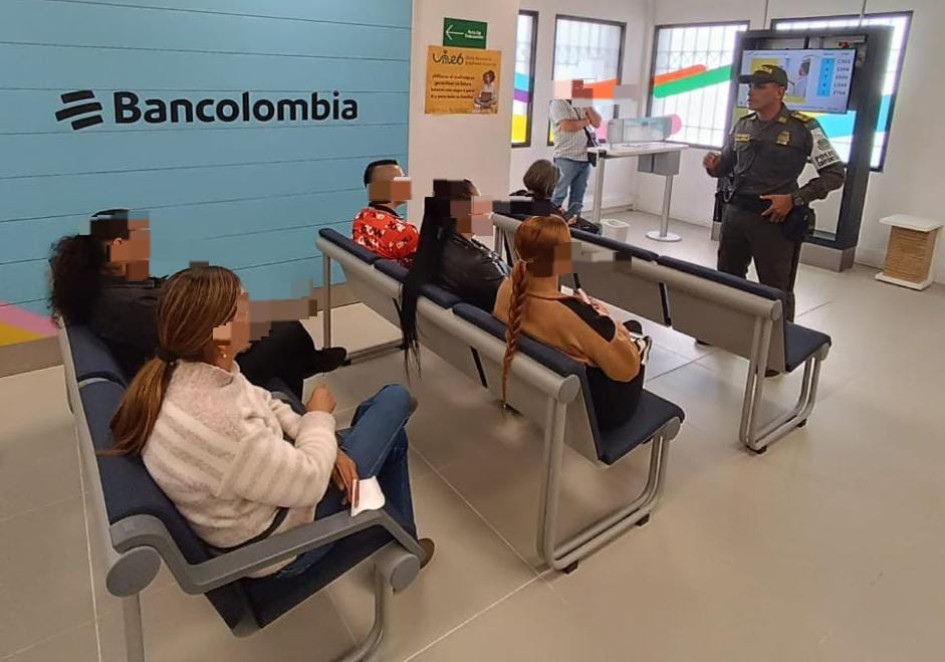 Campaña en los bancos, contra el fleteo.