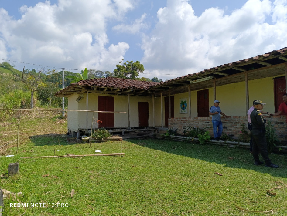 A los ciudadanos les explicaron que el predio no se podía ocupar y salieron de manera pacífica.