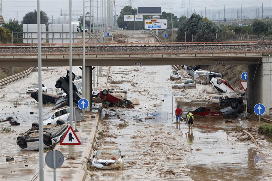Aspecto de la carretera que une Valencia y Torrent el 31 de octubre de 2024.