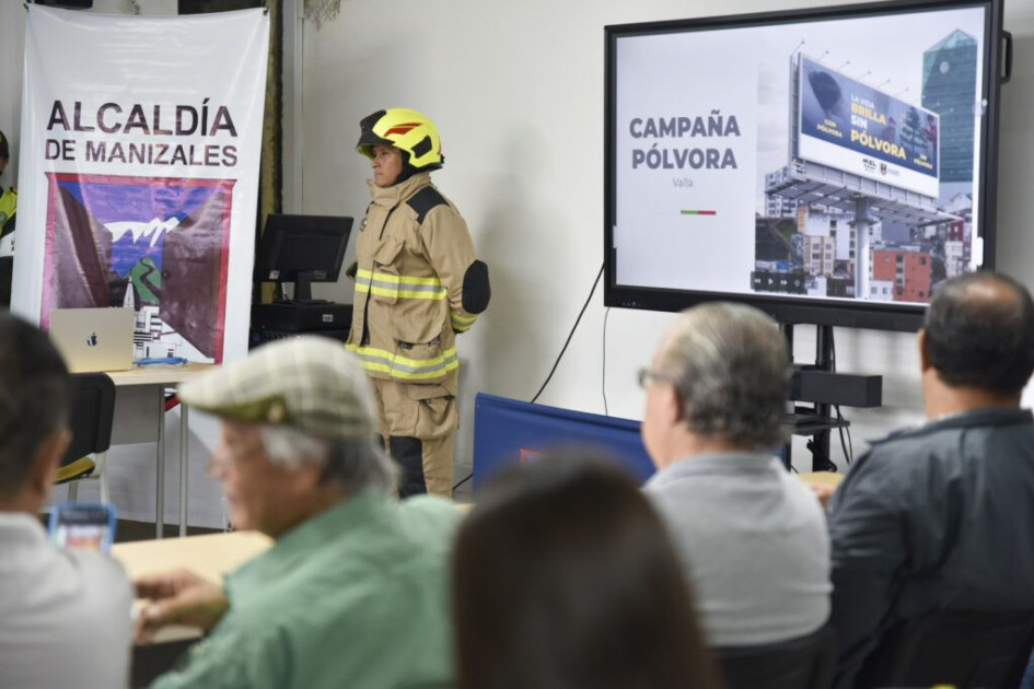 Autoridades de Manizales presentaron la campaña contra el uso de pólvora para evitar quemados en esta temporada navideña.