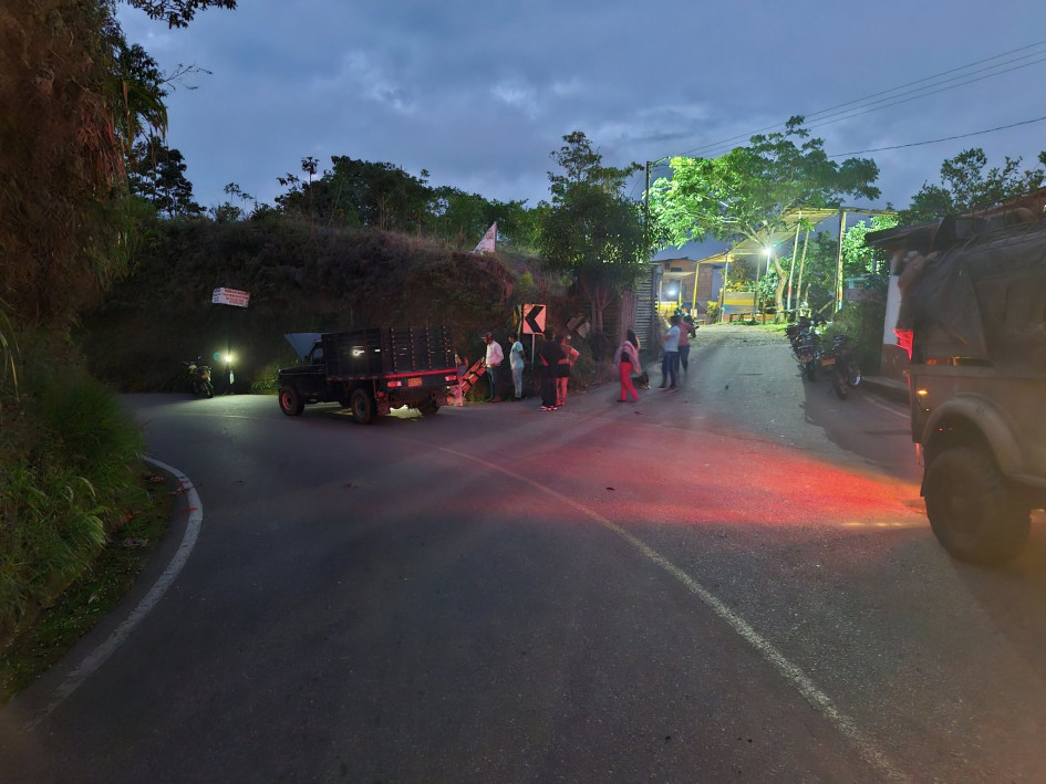 El adulto mayor resultó herido levemente tras chocar contra el carro. Se desconoce el estado del caballo.