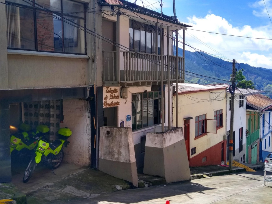 Los sujetos estaban recluidos en la antigua estación. Huyeron en la madrugada de este domingo.