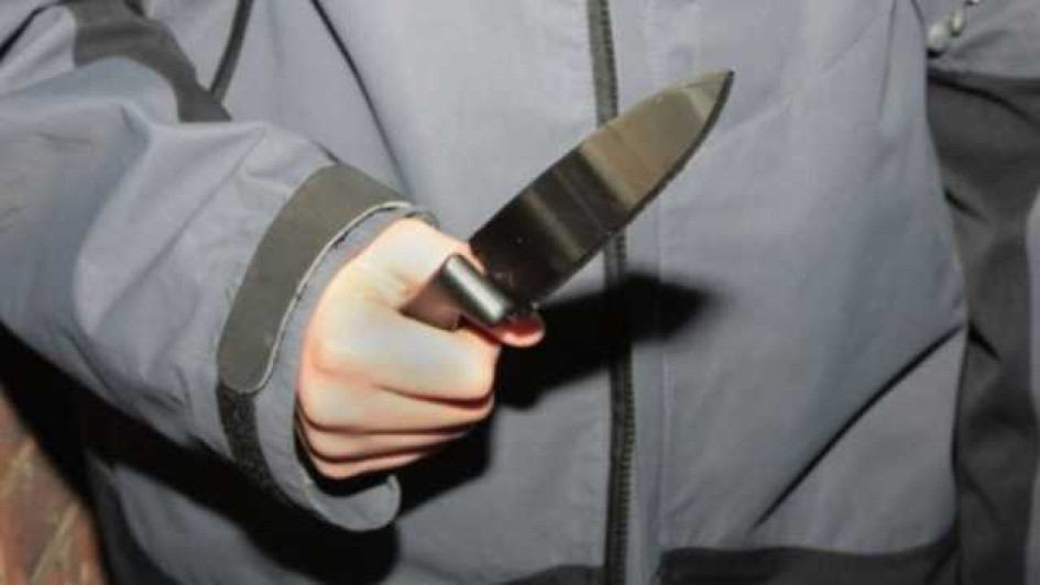 El homicidio fue con arma blanca.