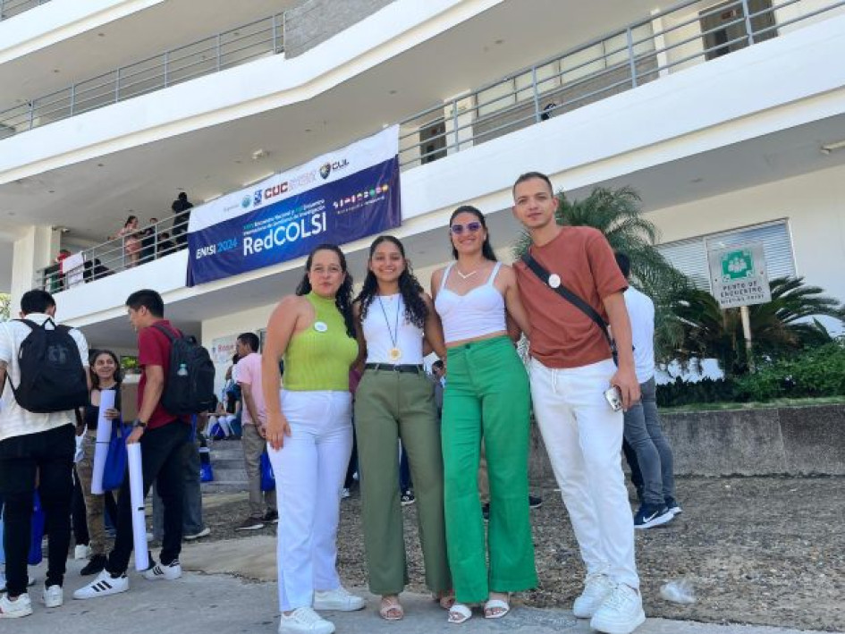 Fotos I Cortesía Normal de Pensilvania I LA PATRIA  Grupo de representantes de Pensilvania (Caldas) en el el XVI Encuentro Internacional de Semilleros de Investigación (Redcolsi), efectuado en Barranquilla.