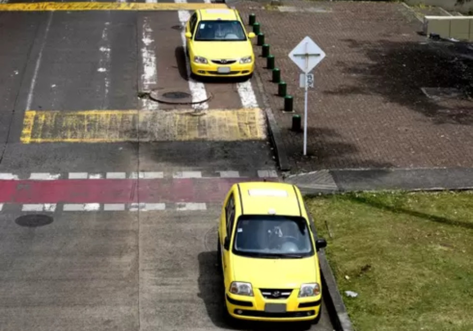 En el Amco hay 2 mil 696 taxis desde hace seis años. Prometen hacer estudios para saber si se necesitan más cupos. 