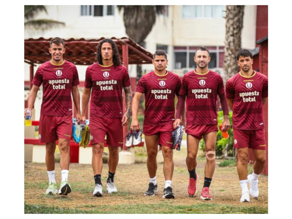 Jugadores del club Universitario de Deportes, actual bicampeón peruano. 