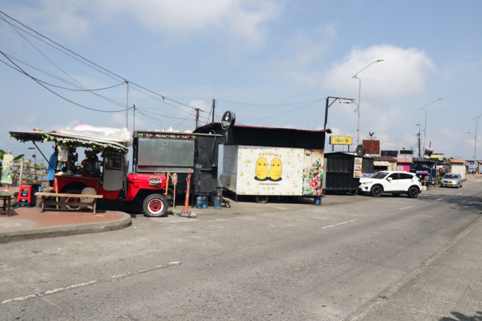 La Alcaldía de Manizales reglamentó el pago por el aprovechamiento económico de espacios públicos como terrazas, antejardines y bahías. Los camiones de comida en Chipre concertaron esta medida con la Administración para evitar ser desalojados. Los cobros se iniciarían el 1 de julio de este año.