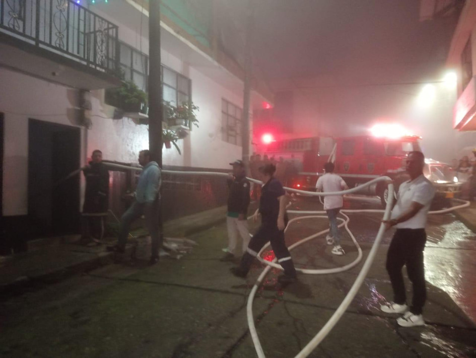 15 bomberos de Samaná atendieron la emergencia.