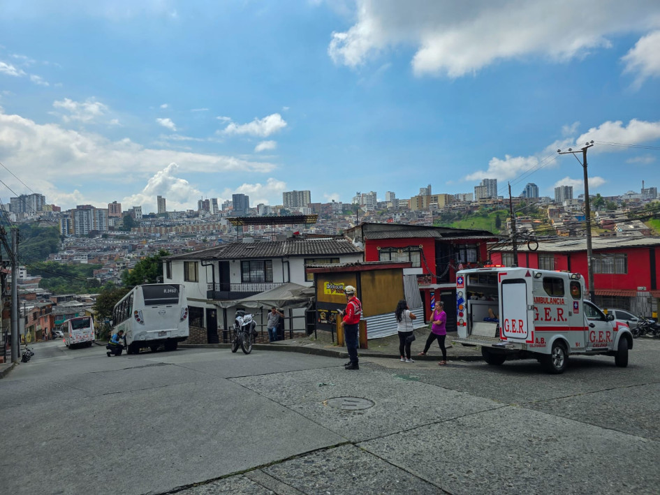 La pasajera, de 64 años, salió expulsada del vehículo y resultó con heridas de consideración.