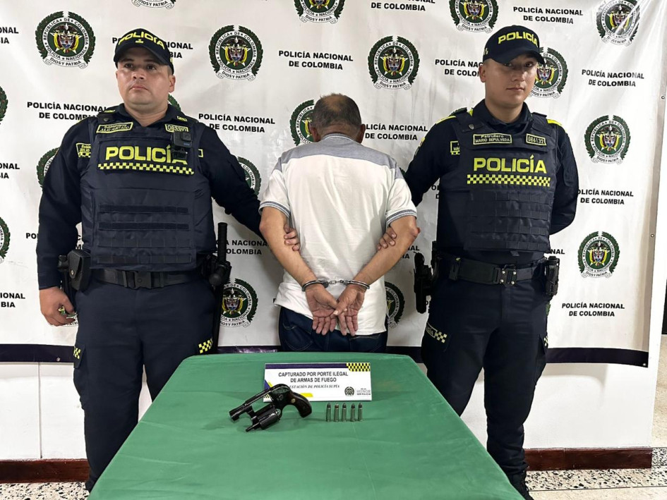 Al sujeto lo sorprendieron con el arma de fuego en vía pública de Supía.