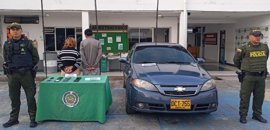 Los capturados, provenientes de Bogotá, tenían en su poder 8 celulares de alta gama.