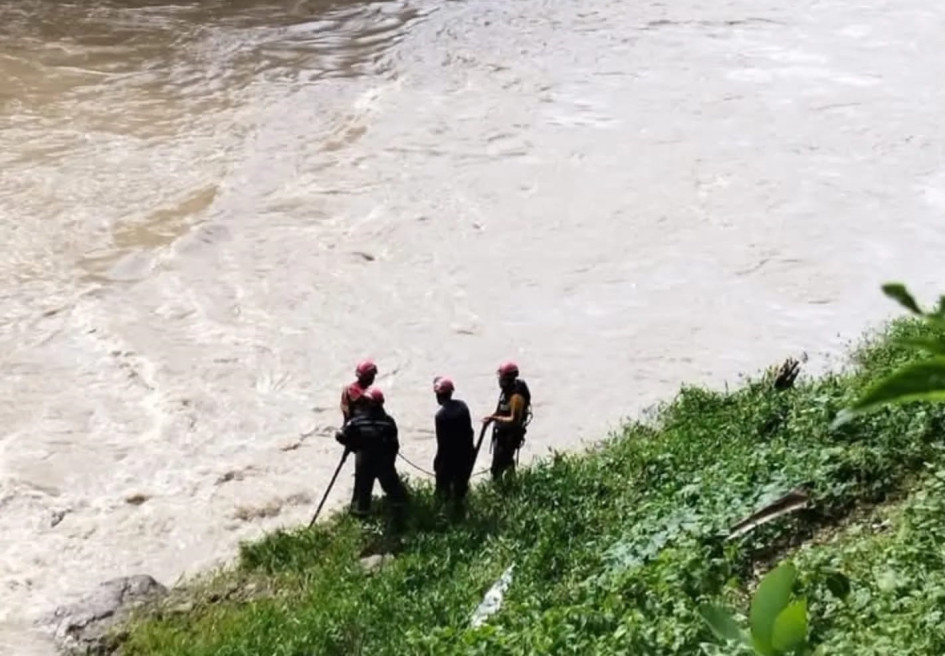 Desde el miércoles ya han recuperado tres cuerpos en el río Cauca, a su paso por Caldas.