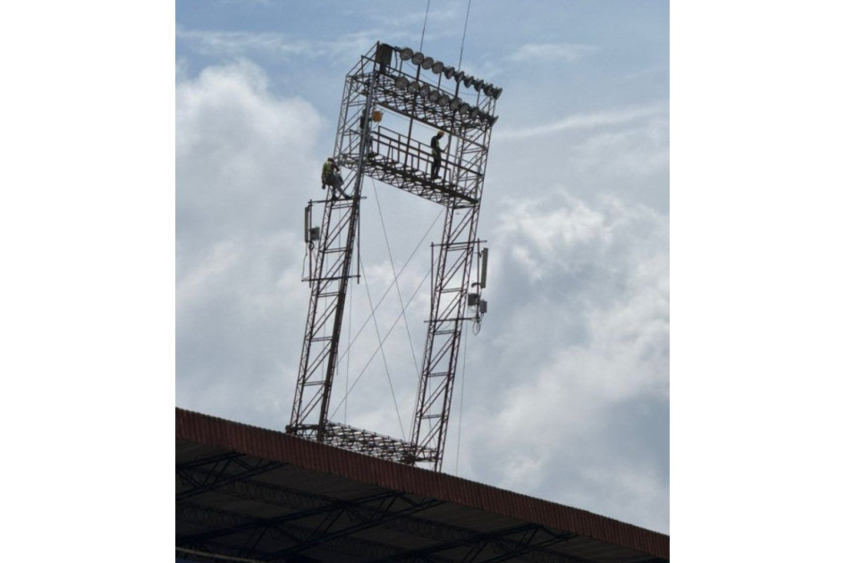 Luminarias del estadio Palogrande, en Manizales.