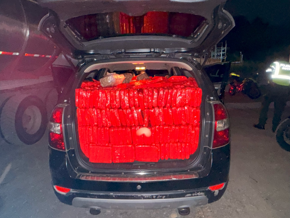 El carro contenía 662 kilogramos de marihuana. Se desconocen el origen y destino de la sustancia.