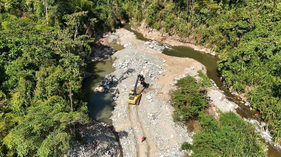 Durante el operativo capturaron en flagrancia a cuatro personas.