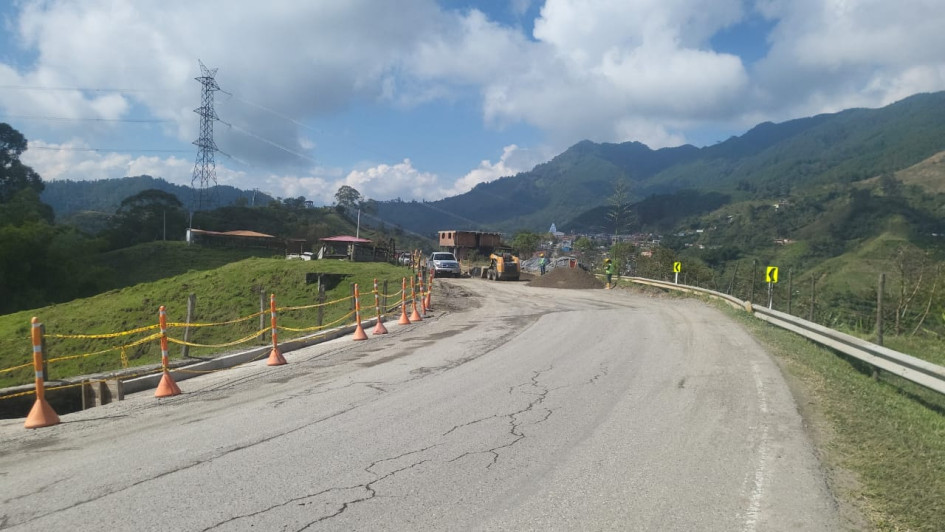 Obras en el sector de Padua, en la vía Manizales - Mariquita. 