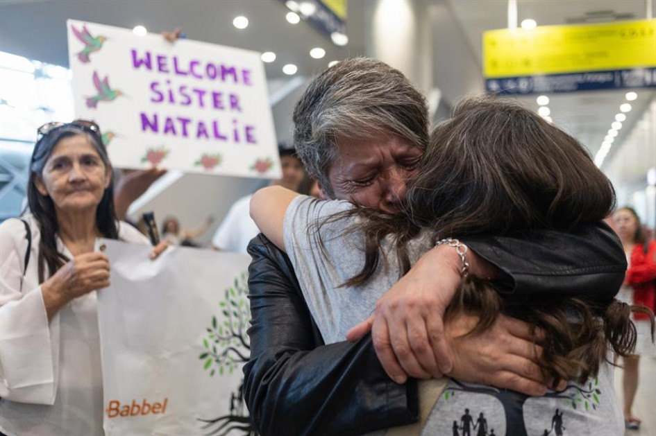 El deseado reencuentro de familias chilenas separadas por adopciones ilegales en dictadura de Pinochet