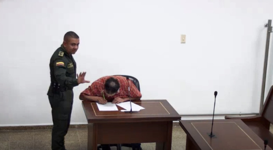 PF Foto| LA PATRIA El señalado firmó un acta de compromiso.