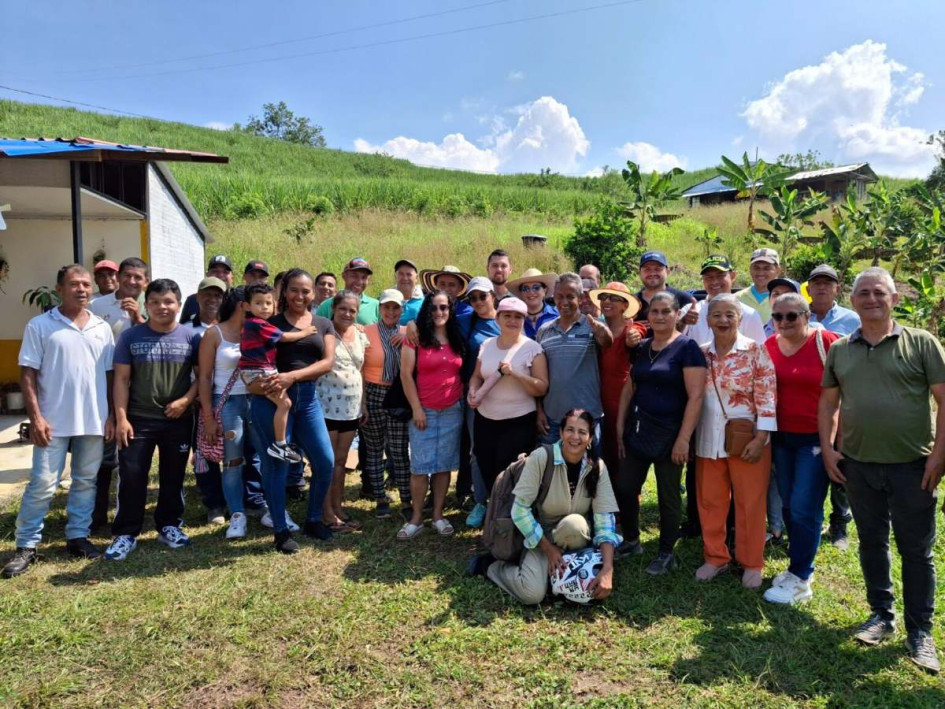 Comunidad de Santa Elena (Viterbo) estrenó tubería que lleva agua a sus casas.