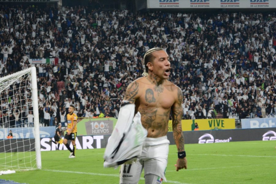 Dayro Moreno, del Once Caldas, celebrando su gol 350. Firmó este miércoles el 3-1 ante Deportivo Pereira en el Palogrande. 