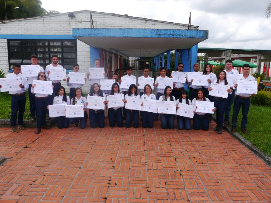 Foto/Julián García/LA PATRIA  La Agencia Usaid capacitó en conservación ambiental a jóvenes del Eje Cafetero, quienes recibieron clases en la Fundación Manuel Mejía de Chinchiná. En el 2022 graduaron la primera cohorte de 25 Jóvenes para la Conservación de Colombia.