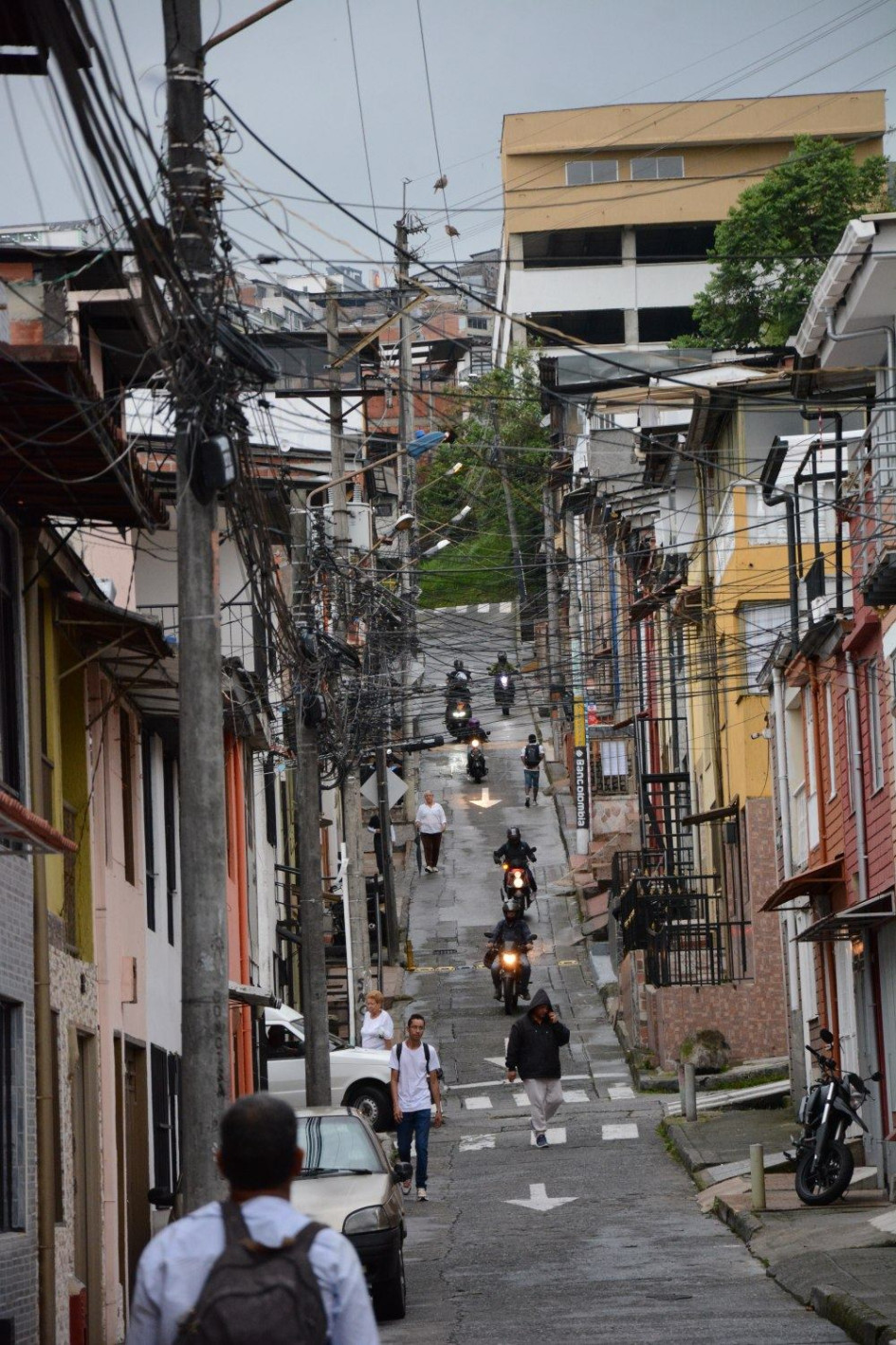Foto | Freddy Arango | LA PATRIA La calle 37a es un atajo para llegar a la cancha de la Fuente.