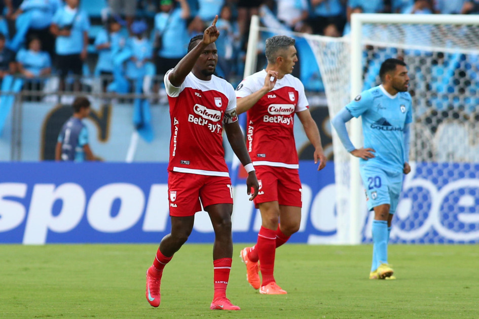 Hugo Rodallega anotó el único gol de Santa Fe en el partido contra Iquique.