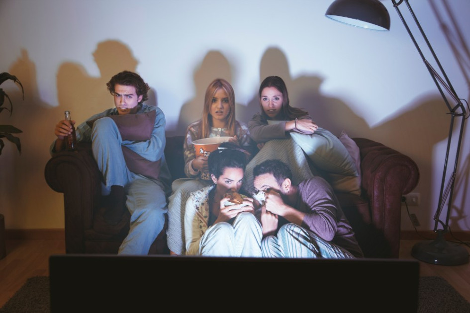 Ver series hace parte de los planes para hacer en casa.