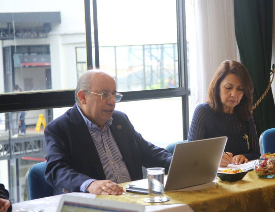 Jaime Alberto Leal, rector de la UNAD, y Martha Liliana Marín Cano, rectora de la Universidad Católica de Manizales.