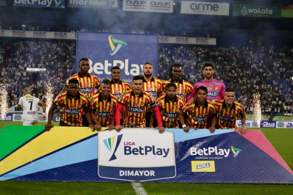 Deportivo Pereira perdió el clásico contra Once Caldas 3-1, en un partido opacado por supuestos actos racistas de Joel Contreras y el estadio contra Rubilio Castillo