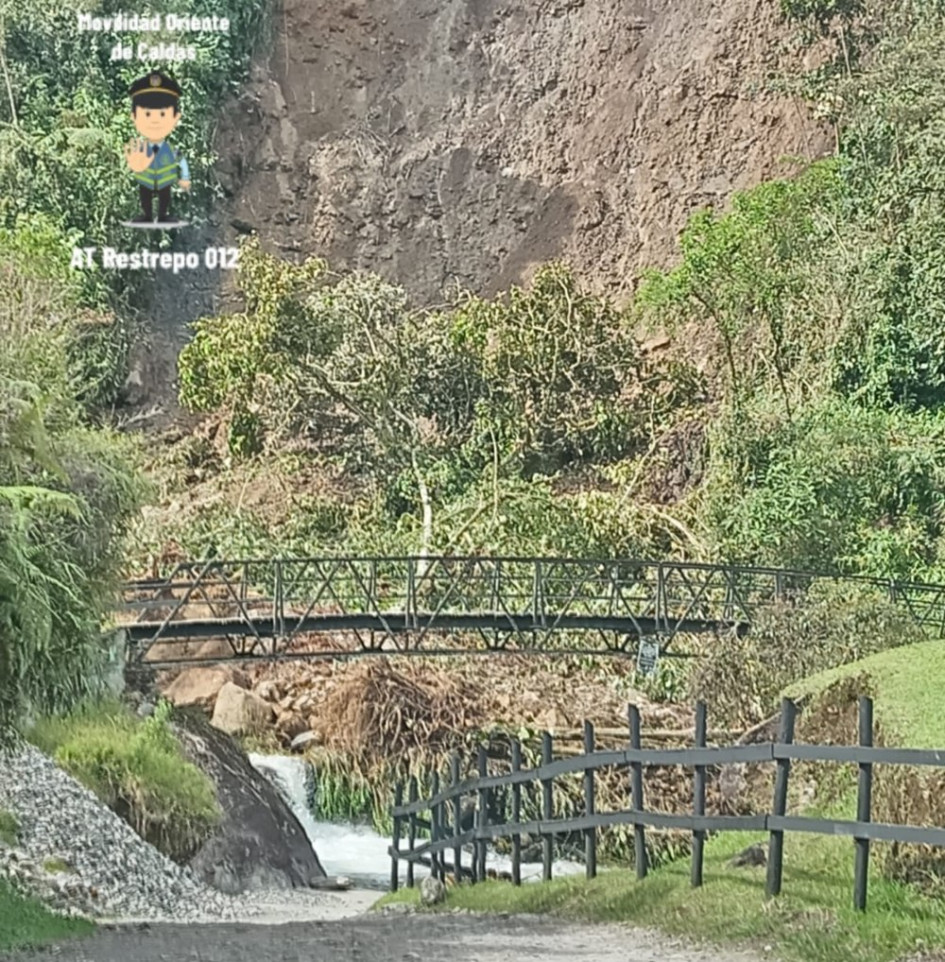 El sitio del derrumbe sobre el río Pensilvania.