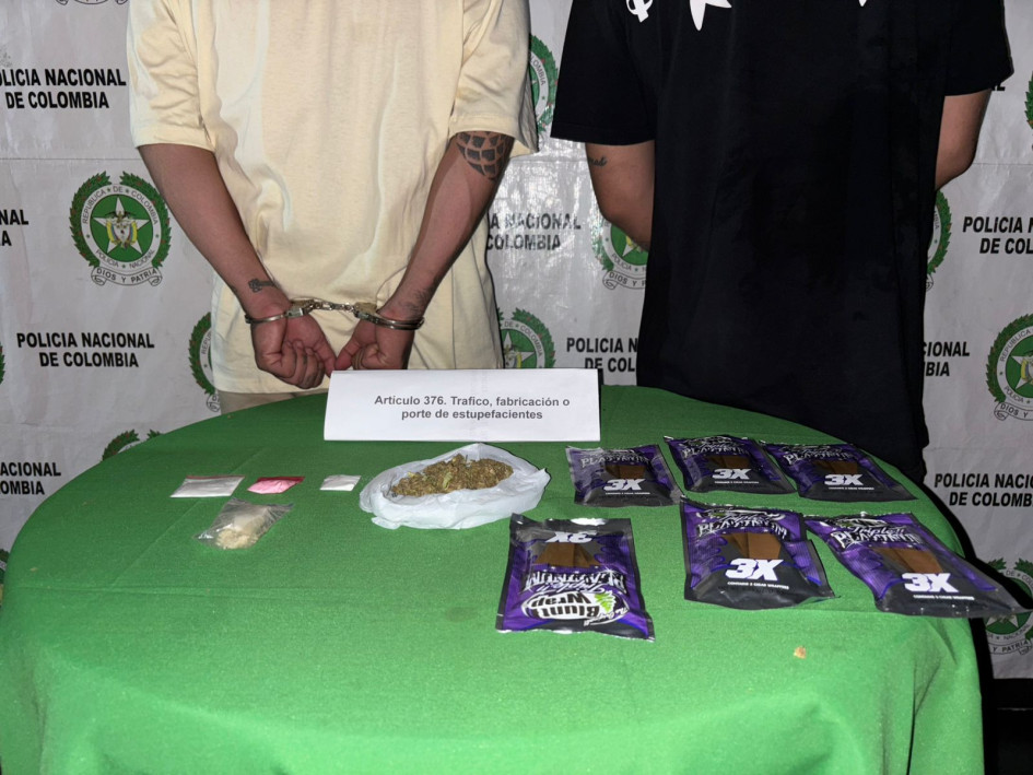 Los dos capturados poseían estupefacientes y deberán responder por tráfico de estupefacientes.