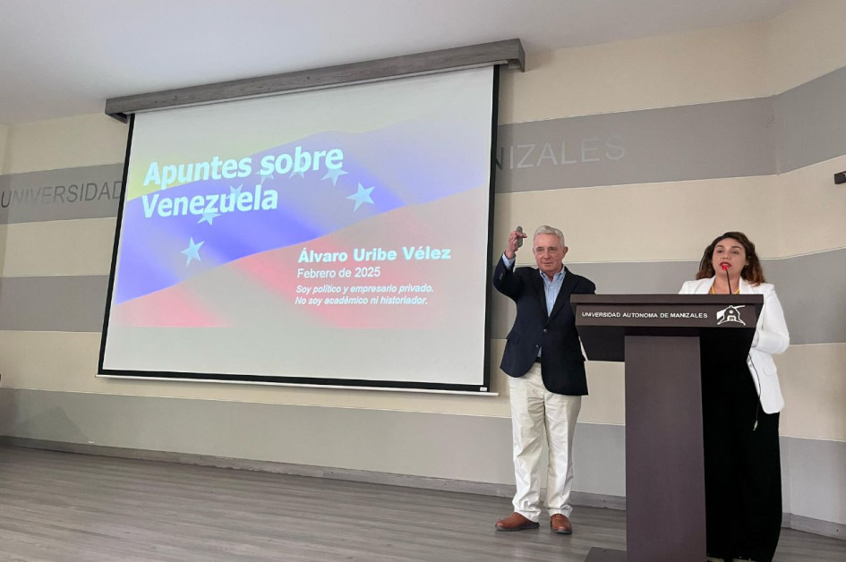 El expresidente Álvaro Uribe durante su conferencia en la UAM.