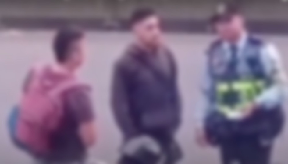 El agente de tránsito 006 es investigado por posible soborno cuando detuvo a motociclista en la avenida Ancízar López  