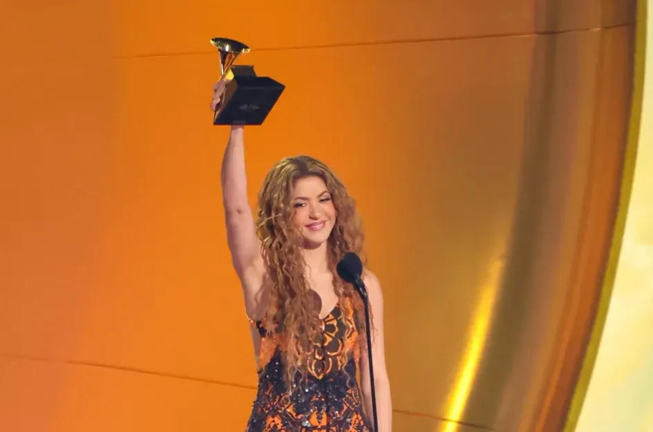 Shakira recibió este domingo su cuarto premio Grammy.