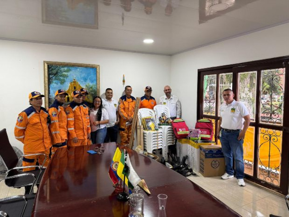 La Alcaldía de Supía registró la entrega de equipos y herramientas a la Defensa Civil. El propósito es reforzar su capacidad para atender emergencias y proteger a la comunidad. 